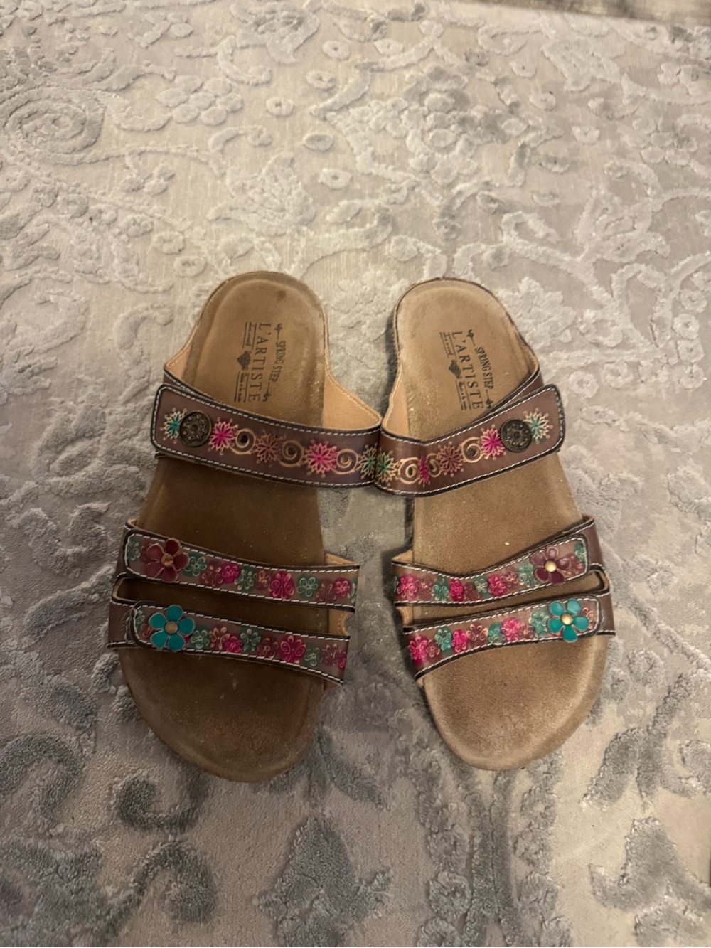 Spring step shoes size 10